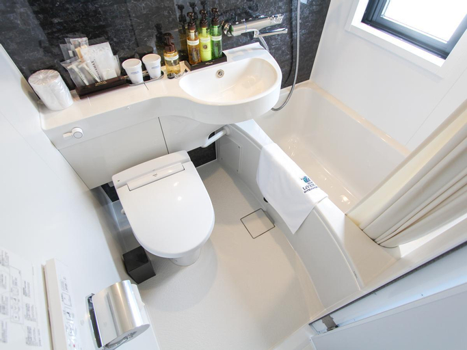 Bathroom 26
