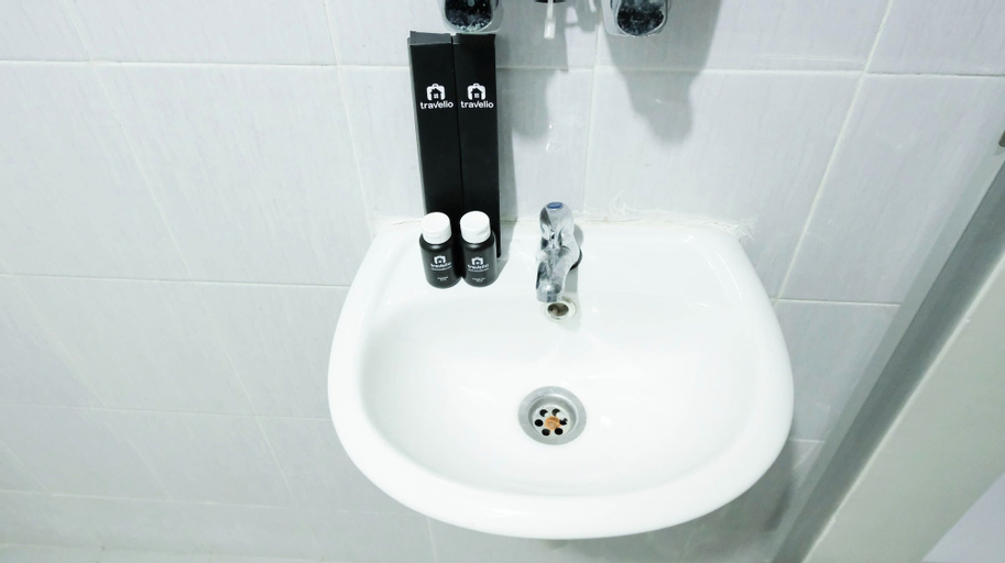 Bathroom 7