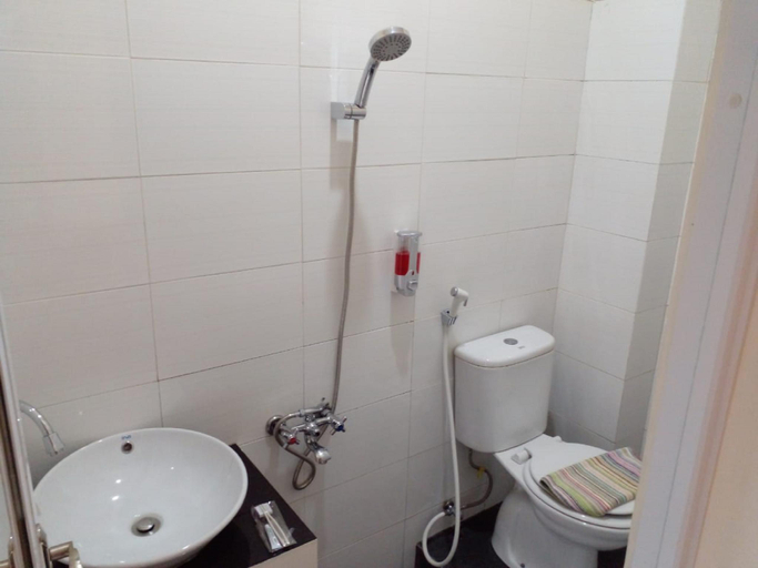 Bathroom 15