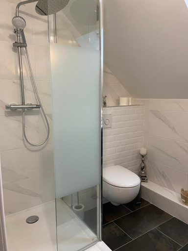 Bathroom 15