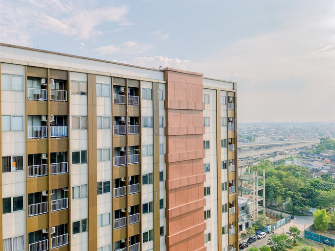 Exterior & Views 2, Cozy Living Studio at LRT City Jatibening Apartment, Bekasi