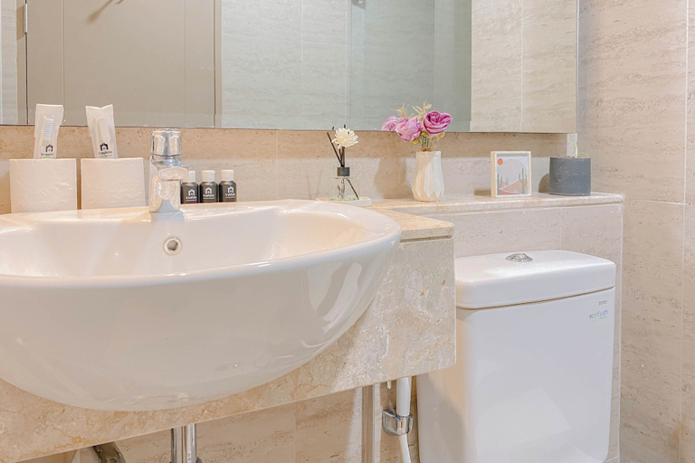 Bathroom 3, Cozy and Comfortable 1BR at Gold Coast Apartment, North Jakarta