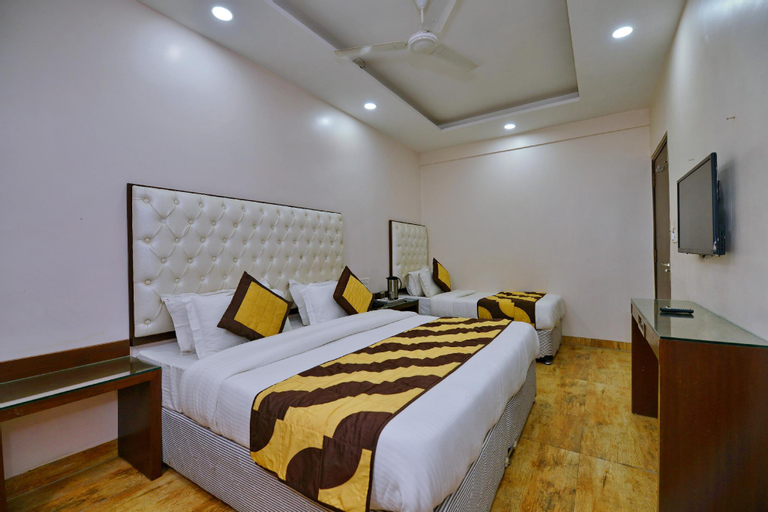 Bedroom 2, Hotel kabeer, West