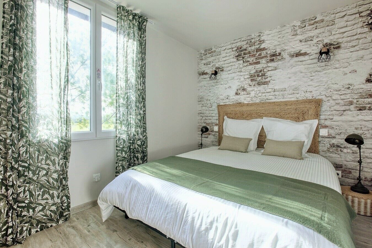 Bedroom 2, Le Duo Syrah & Loin de l oeil, Tarn