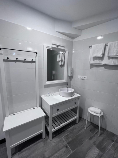 Bathroom 2, HOSTAL CASA JULIO - Auto Check-in, A Coruña
