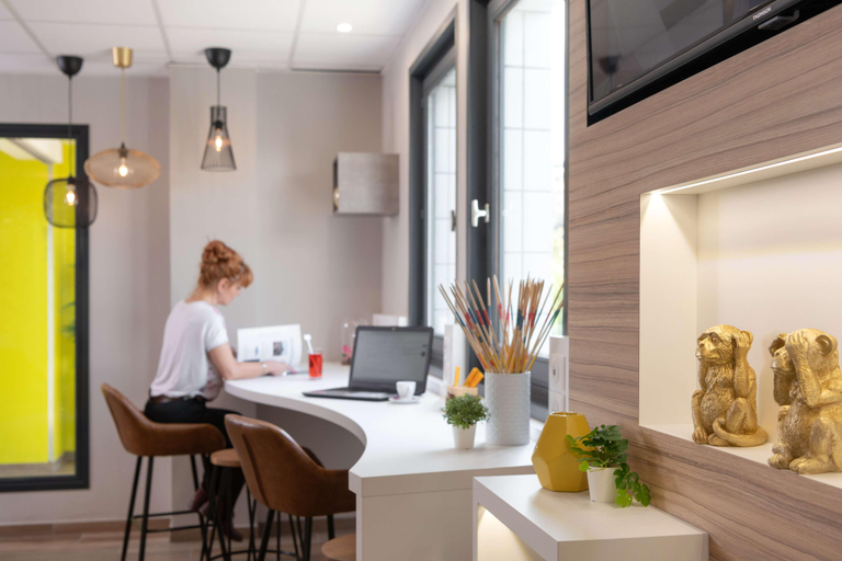 Public Area 3, Hotel Kyriad Saint Etienne Centre, Loire