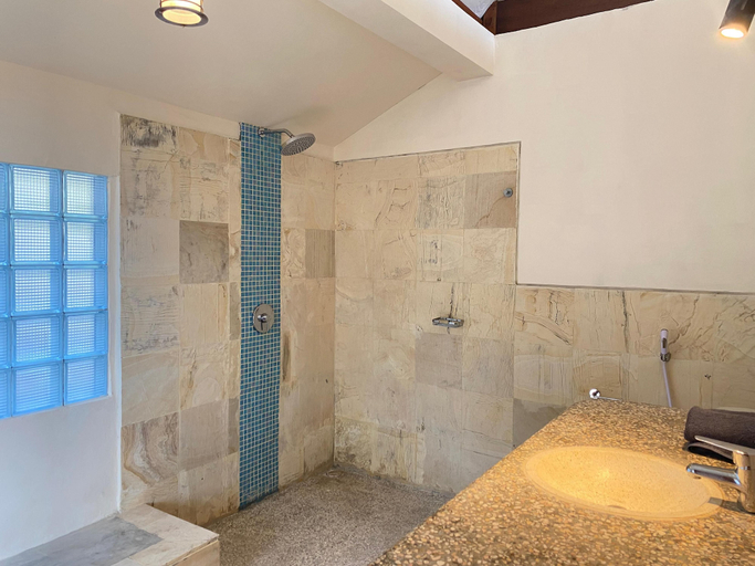 Bathroom 4, Villa Bagus Lembongan, Klungkung