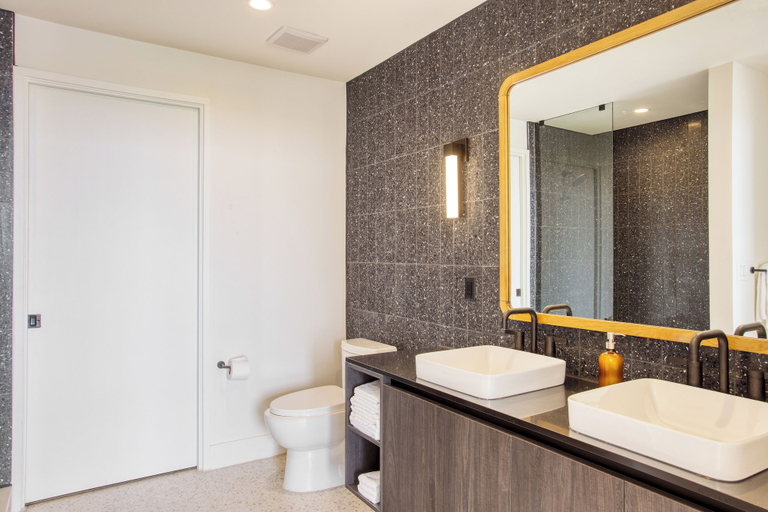 Bathroom 3, Natiivo by AvantStay, Travis
