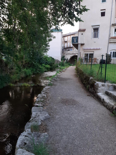 Others 5, Studio en plein centre ville - 2 a 4 personnes, Haute-Loire