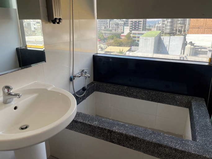 Bathroom 4, ArtinnKunming, Taipei City