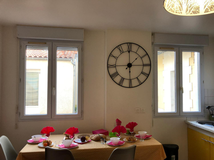 Dining Room 4, LES APPART's DES THERMES, Charente-Maritime