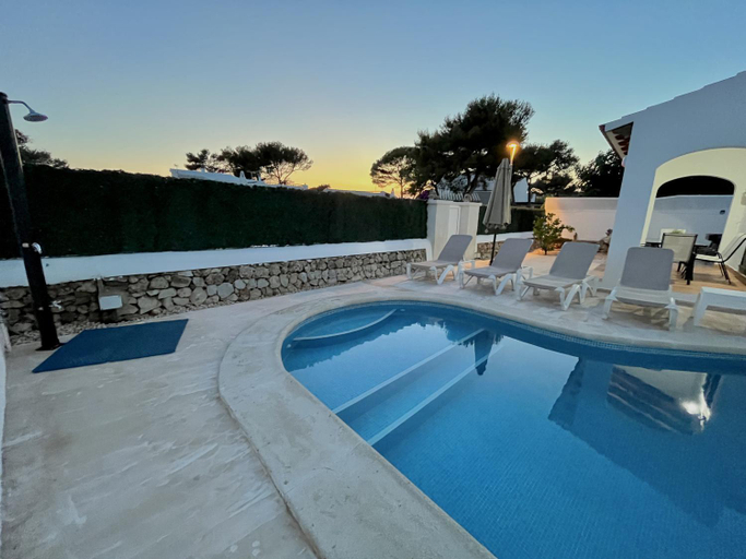 Others 3, Villa Rose, Baleares