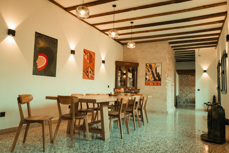 Food & Drinks, Casa de los Mendoza - Casa Solariega en el casco historico, Madrid