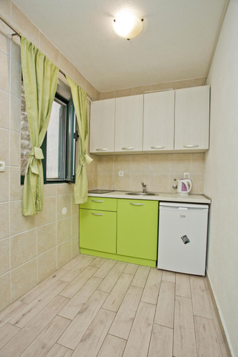 Others 5, Villa Iva