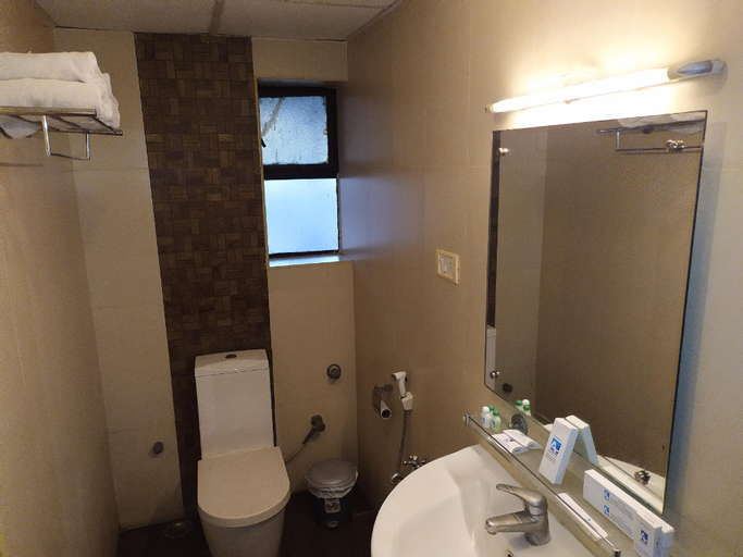 Bathroom 13