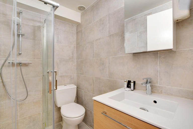 Bathroom 3, Amazing Studio in the heart of the Marais, Paris
