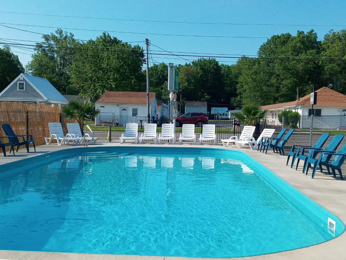 Others 5, The Palms Motel, Ashtabula