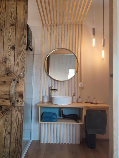Bedroom 2, Le Grenier - Chambre d'hotes, Haute-Savoie