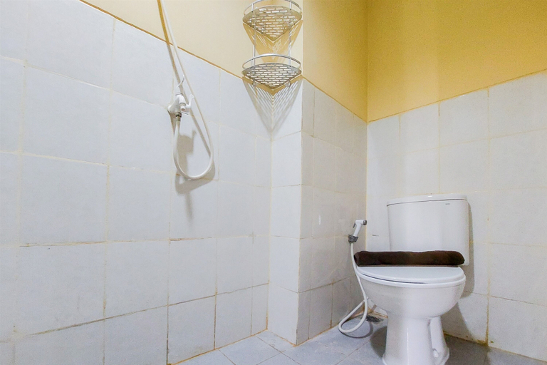 Bathroom 5, Simply Look and Cozy 1BR Urbantown Serpong Apartment, Tangerang Selatan