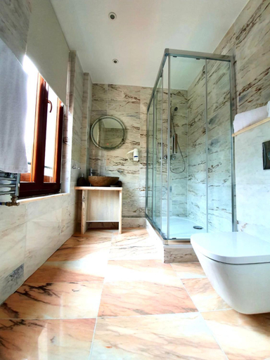 Bathroom 3, La Croix Blanche De Sologne, Loir-et-Cher