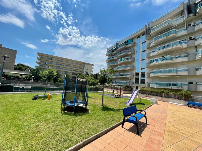 Playground, For a Stay Larimar, Tarragona