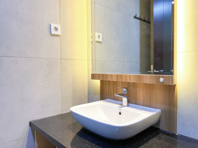 Bathroom 3, Relaxing 2BR at Pollux Chadstone Apartment, Cikarang