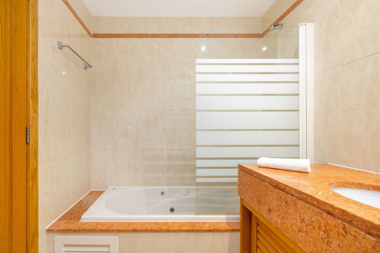 Bathroom 4, Family Holidays W/ S-Pool, Ac, Elevator & Garage, Loulé