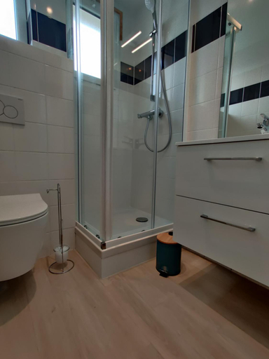 Bathroom 3, LE FOUCAULD-GoodCaen, Calvados