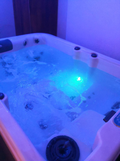 Others 2, Maison avec jacuzzi, Bouches-du-Rhône
