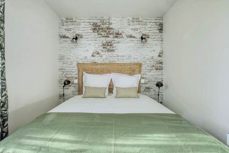 Bedroom 4, Le Duo Syrah & Loin de l oeil, Tarn