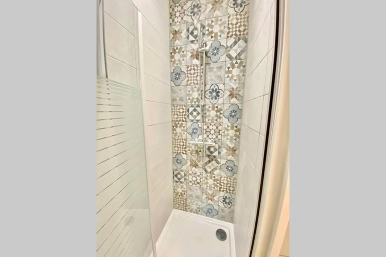 Bathroom, Studio cosy - Proche Gare & Centre ville, Var