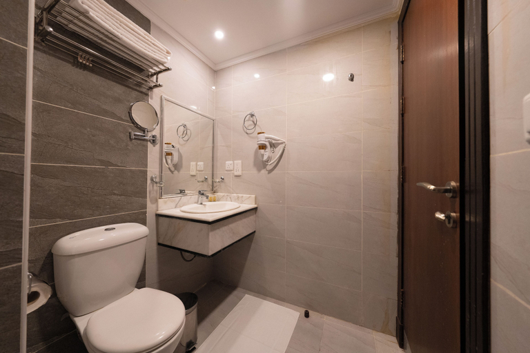 Bathroom 5, Alayam Elite Hotel, Makkah