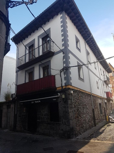 Exterior view 3, La Rua 25, Cantabria
