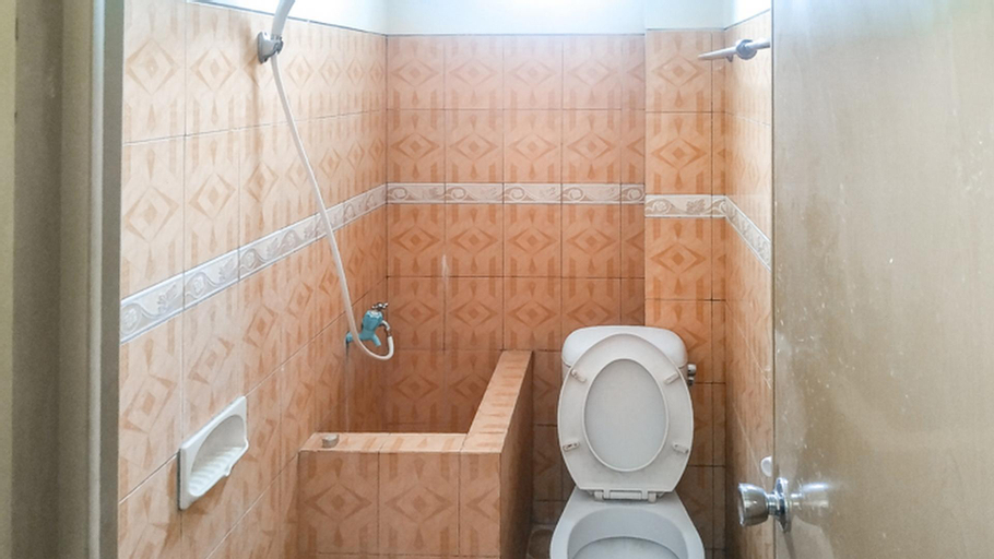 Bathroom 8