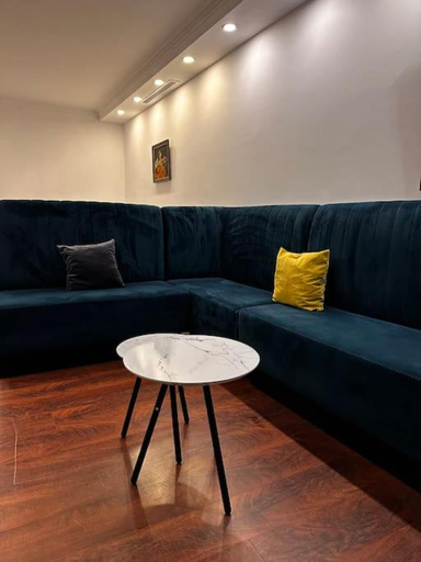 Others 5, Studio in Bllok Tirana, Tiranës