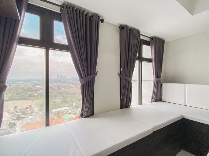 Bedroom 4, Simply Look and Restful Studio Pollux Chadstone Apartment, Cikarang