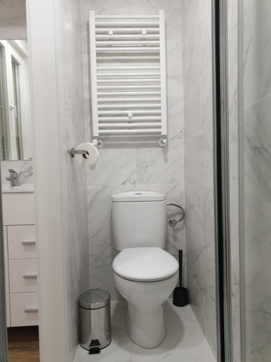 Bathroom 2, Norte Oviedo Rooms Madrid, Madrid