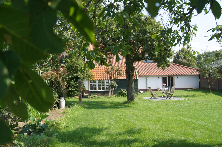 Others 3, Hoeve Linnerveld, Ambt Montfort