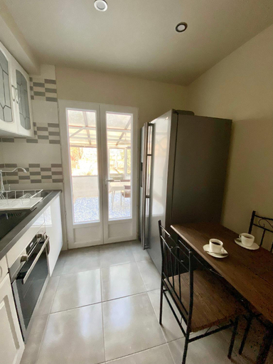 5, Maison face a la cite, Aude