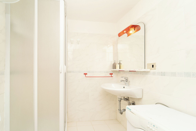 Bathroom 2, VivimiHome - Appartamento in centro, Olbia-Tempio