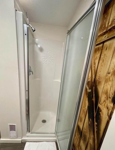 Bathroom 3, Jaune Hôtel Boutique, Lac-Saint-Jean-Est