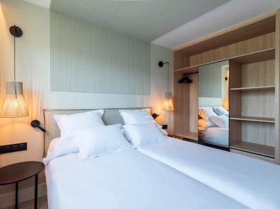 Others 5, Villas Cardas, Pontevedra