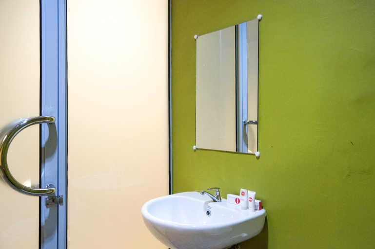 Bathroom 8