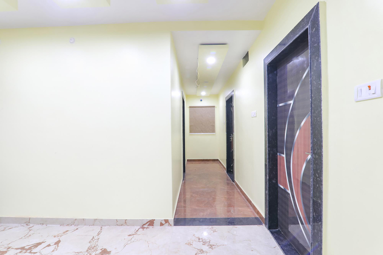 Public Area 2, FabHotel GS Residency, Varanasi