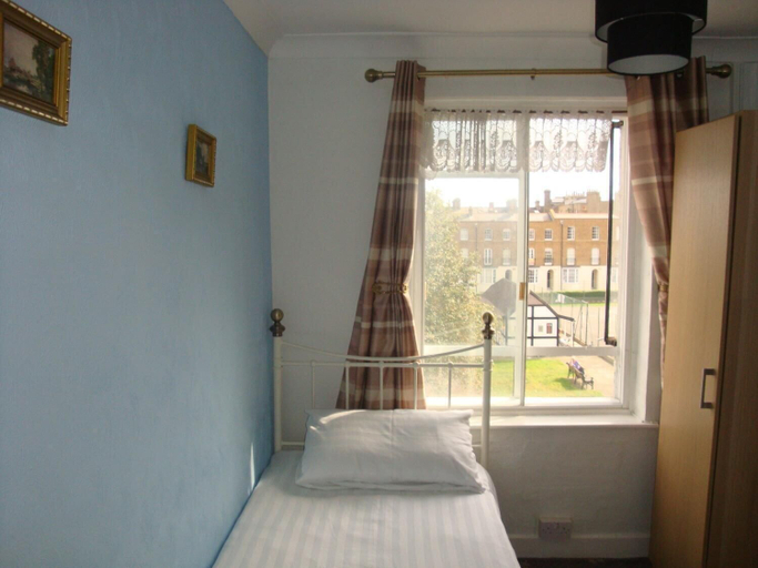 Bedroom 4, Spencer Court Hotel, Kent