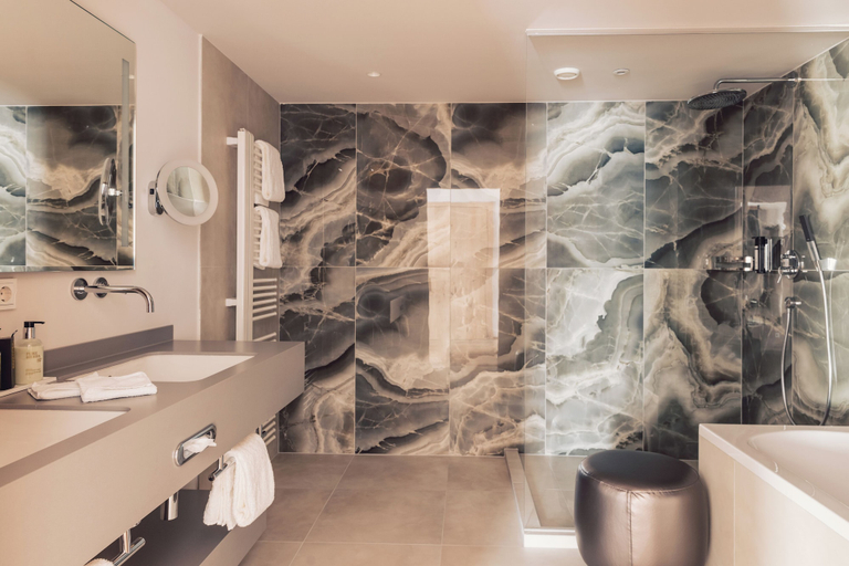 Bathroom, Hotel Schöne Aussicht, Imst