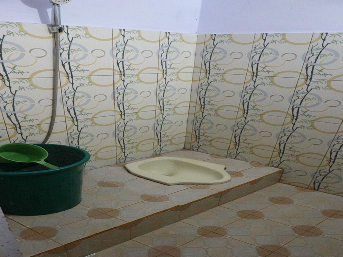Bathroom 3, RnJ Homestay, Banyuwangi