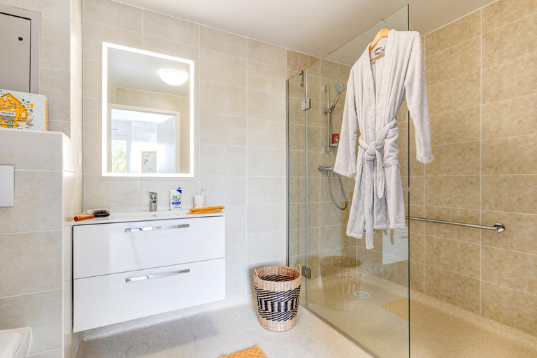 Others 4, Residence de Rueil-Malmaison, Hauts-de-Seine