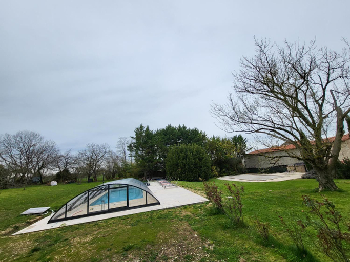 Others 2, Au Clos Des Dely - Chambre d Hotes "Reference" climatisee, Charente