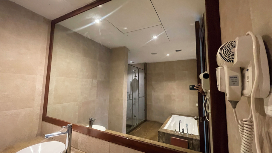 Bathroom 5, The Sky Imperial Jaipur, Jaipur